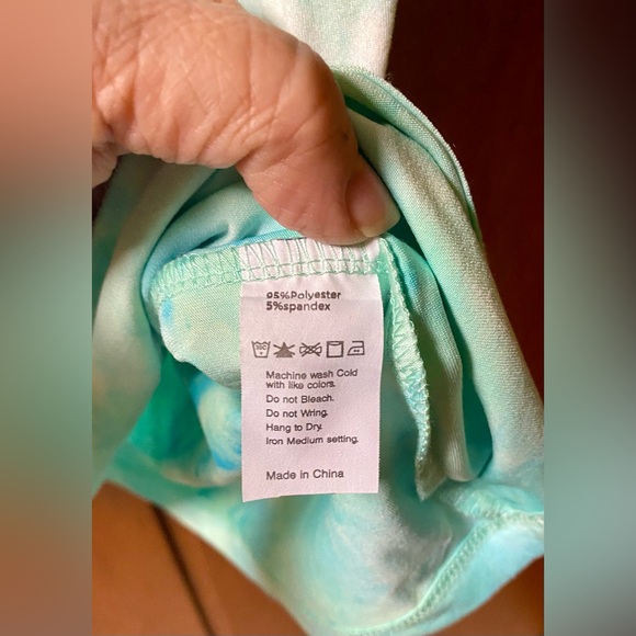 Mint Tie-Dye V-Neck Tank Top - Picture 7 of 7